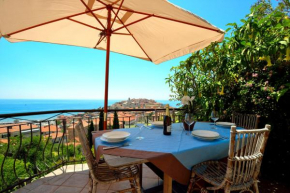 Casa con terrazza vista mare, AC e posto auto Imperia